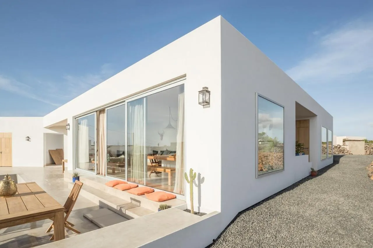 Casa Triangolo Lajares Villa